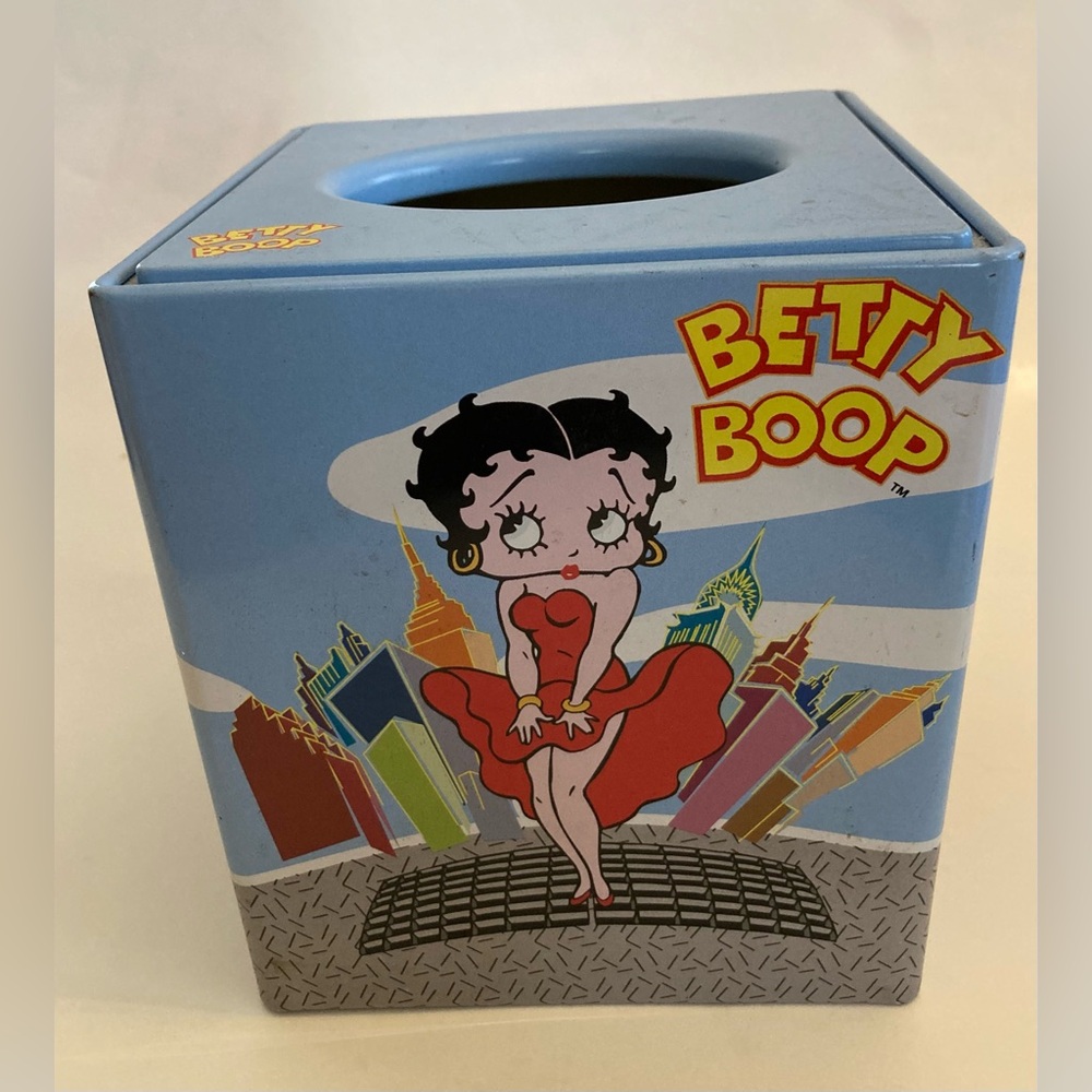 Betty Boop collectible tissue holder/ box cover metal or tin Marilyn pose